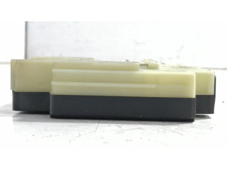 Блок предохранителей P8200031555   Renault Clio II    