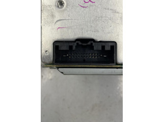 Радио/ проигрыватель CD/DVD / навигация