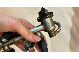 Vstřikovací lišta 06B133681 Audi A6 S6 C5 4B pro benzínový motor 1.8 AWT