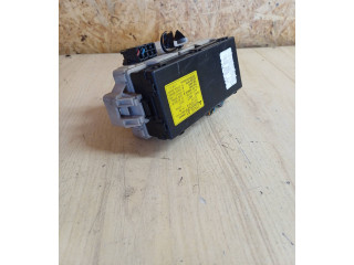 Блок предохранителей MR537990, G8C227MB Mitsubishi Galant