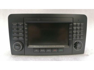 Радио/ проигрыватель CD/DVD / навигация