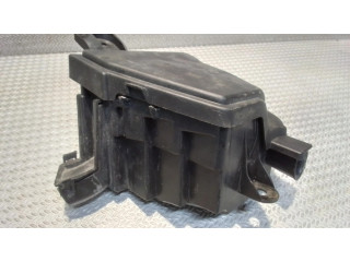 Блок предохранителей 8200738818 Dacia Logan I