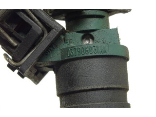 Топливная рампа 037906031AA   Audi A3 S3 8L  