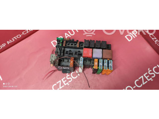 Pojistková skříňka 7703497782B Renault Megane 2001