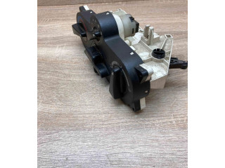 Блок управления климат-контролем MB947678, 9041704687 Mitsubishi Carisma