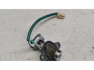 Замок задней крышки (наружный)