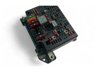 Pojistková skříňka 15328842 Nissan Quest 1998