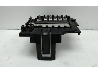 Pojistková skříňka e14479700 Volkswagen Transporter - Caravelle T6 2015