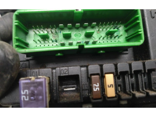 Pojistková skříňka 13220831, 13171831 Opel Zafira B 2006