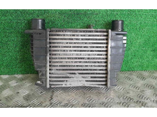 Интеркулер 8200471885A Renault Clio III