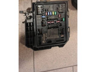 Блок предохранителей 284B76520R Dacia Sandero III