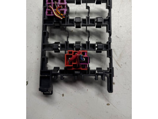   Pojistková skříňka 1T1937503A   Volkswagen Caddy 2011