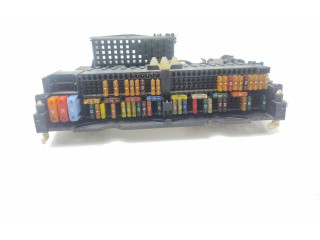 Блок предохранителей 8364542   BMW X3 E83    