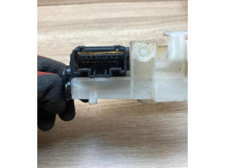 Ручка стеклоочистителей 83111FC07, 17A688 Subaru Forester SF