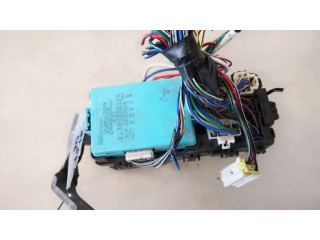 Блок предохранителей 2323006072 Mitsubishi Colt