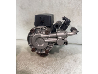 Vstřikovací čerpadlo 03l130755e, 061111043204   Volkswagen Caddy    BLS 