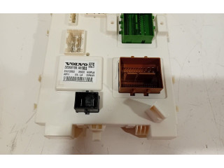 Блок предохранителей 32268108 Volvo XC40