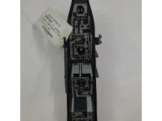 Держатель крышки лампы заднего фонаря