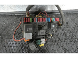 Блок предохранителей    Volkswagen Transporter - Caravelle T4    