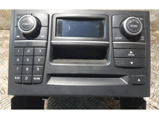 Радио/ проигрыватель CD/DVD / навигация