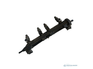 Топливная рампа 06A133317AS   Audi A3 S3 8P  