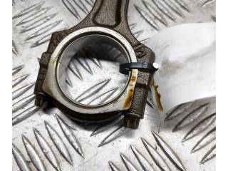 Píst 55571102 Opel Astra J A 14 XER