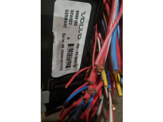 Блок предохранителей 8688153 Volvo S60