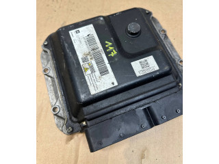 Блок управления двигателя 55579893 Opel Meriva B