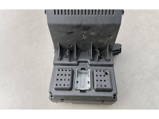 Zámek zadních dveří 30682981 Volvo V70 2006