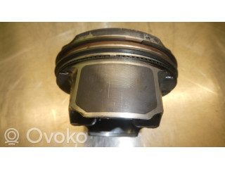 Píst 764016601 BMW 1 F20 F21 pro benzínový motor 2.0