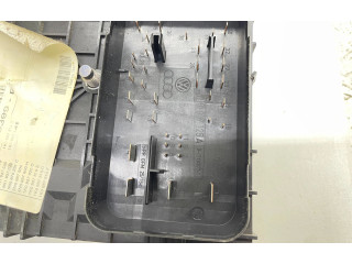 Pojistková skříňka 1K0937808E, 5N0970331C Volkswagen Tiguan 2008