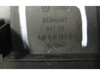 Блок предохранителей  1J0941389B   Audi A3 S3 8L    