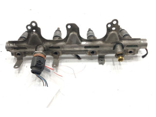 Топливная рампа 06J133317M Audi A3 S3 8P