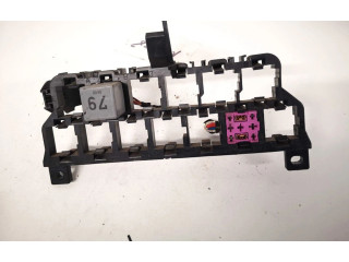 Блок предохранителей 8d0937503e Volkswagen Golf IV