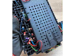 Блок предохранителей 9441584, 9441582   Volvo S80