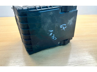 Блок предохранителей 1K0937132F Volkswagen Golf Plus