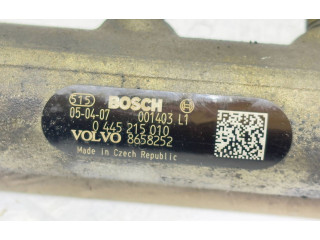 Топливная рампа 8658252   Volvo V70  