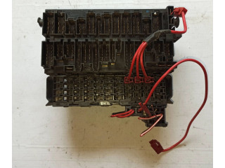 Блок предохранителей  357937039   Volkswagen Transporter - Caravelle T4    