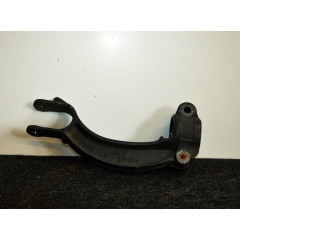 Нижний кронштейн амортизатора