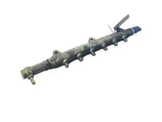 Топливная рампа 8658252, 000863L1 Volvo V70