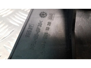 Задний держатель бампера