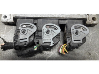 Блок управления двигателем Блок управления s120201105a Renault Twingo II