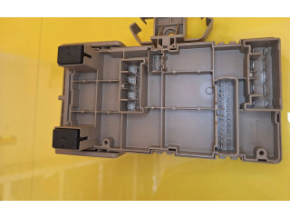 Блок предохранителей  82201FG010   Subaru Forester SF    