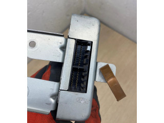 Блок управления двигателя B67L189E1   Mazda 323