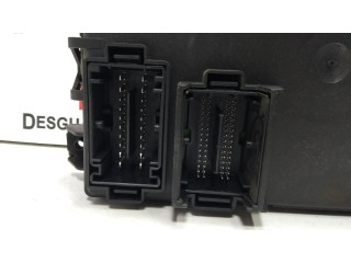 Блок предохранителей 00517817590, 28050017 Fiat Grande Punto