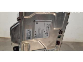 Řídící jednotka 168443500J   Tesla Model Y 2023