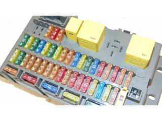 Блок предохранителей YQE103133, 518174404   Rover 75    