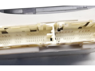 Pojistková skříňka 8922152250 Toyota Verso-S 2012