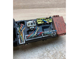 Блок предохранителей MB953355, MR193494 Mitsubishi Carisma