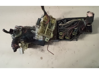 Блок предохранителей     Mitsubishi Space Wagon    